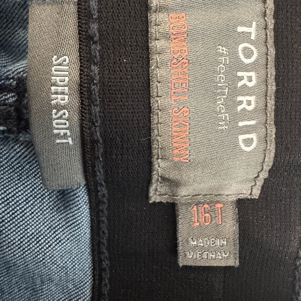 Torrid Bombshell Skinny Jeans - Dark Blue